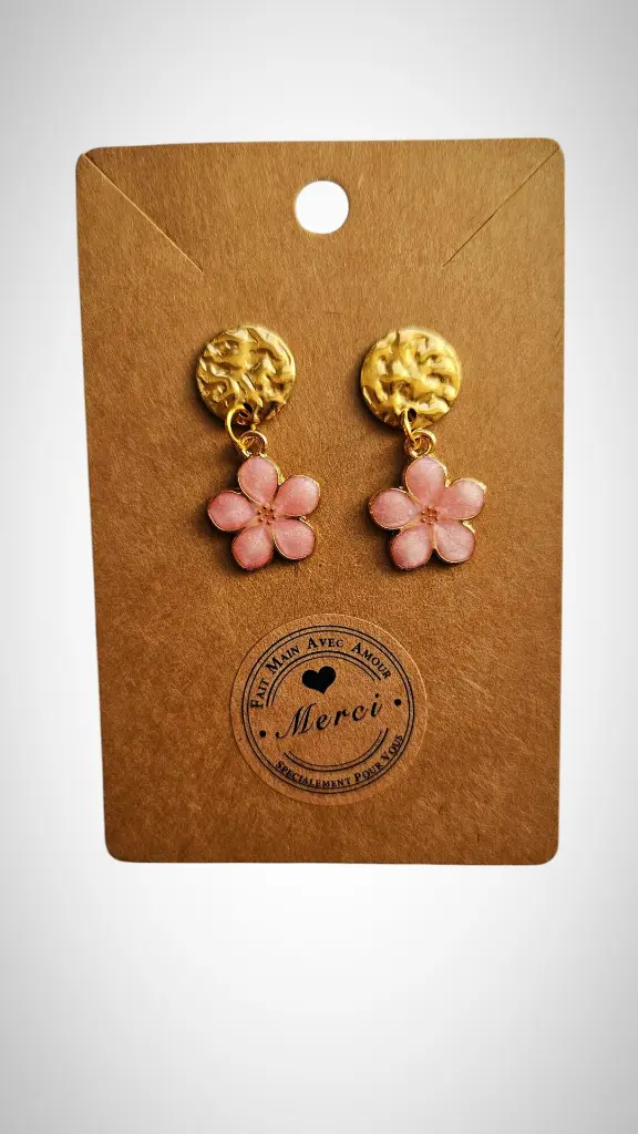 boucles d'oreilles fleurs roses.webp