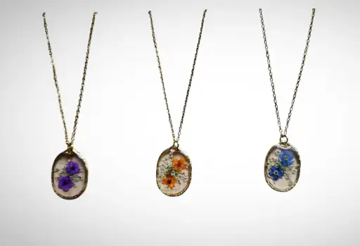 Collier Fleur séchée ***Livraison gratuite***